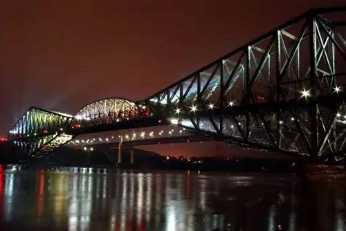 圣勞倫斯河之上的Quebec Bridge